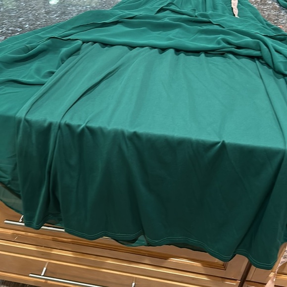 Elegant Green Long Sleeve Dress - Picture 11 of 13